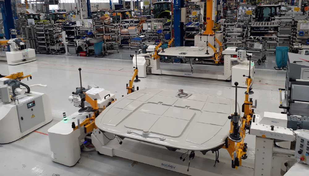 Câblage d&rsquo;une ligne constituée de 13 AGV dédiés à l’assemblage des toits de tracteurs